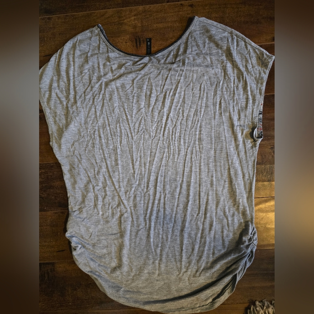 Metallic Floral Top - Picture 4 of 5